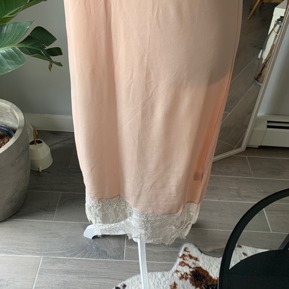 Pink slip dress with lace hem - Picture 2 of 4